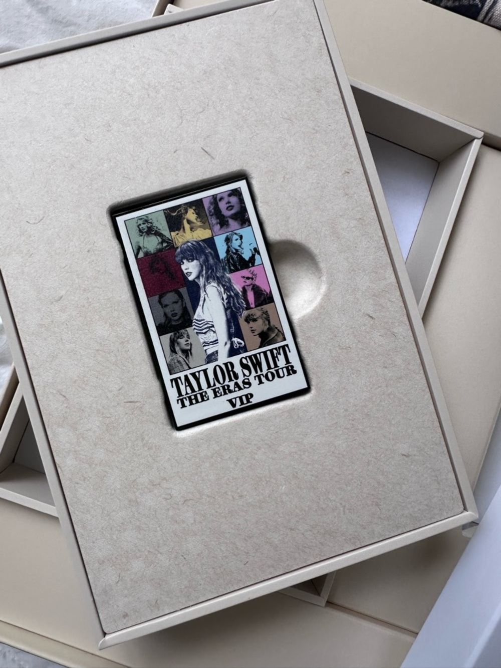 Taylor Swift Eras Tour VIP Set - Black & Cream Photo Collage - Picture 3 of 12